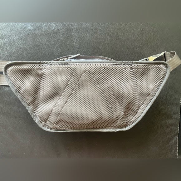 Athleta Excursion Crossbody Belt Bag - LIMITED EDITION - Picture 5 of 7
